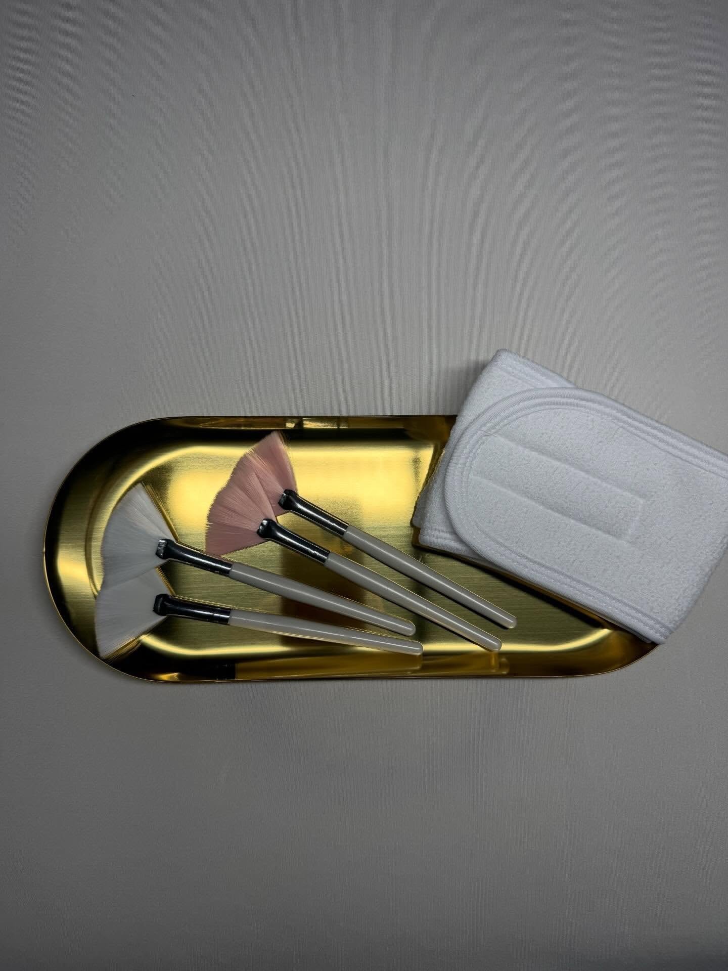 Pinsel-Set & Arbeitsfläche